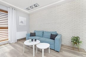 Cracow Apartment With Terrace by Renters