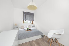 Cracow Apartment With Terrace by Renters