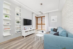 Cracow Apartment With Terrace by Renters