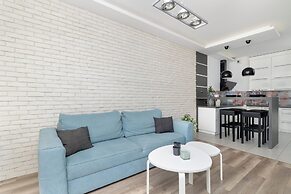 Cracow Apartment With Terrace by Renters