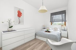 Cracow Apartment With Terrace by Renters