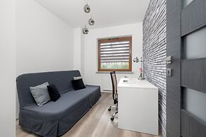 Cracow Apartment With Terrace by Renters