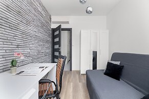Cracow Apartment With Terrace by Renters