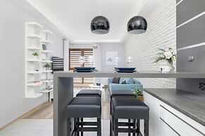 Cracow Apartment With Terrace by Renters