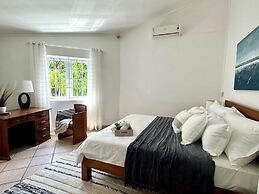 Xanadu Beach Villa 1 Min Walk To The Beach