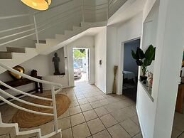 Xanadu Beach Villa 1 Min Walk To The Beach