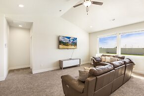 Columbia Pool House in Quincy