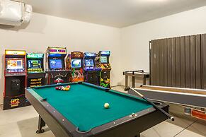 Columbia Pool House in Quincy