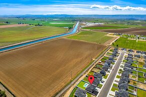 Columbia Pool House in Quincy