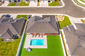 Columbia Pool House in Quincy