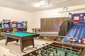 Columbia Pool House in Quincy