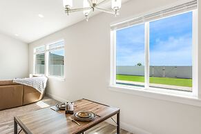 Columbia Pool House in Quincy