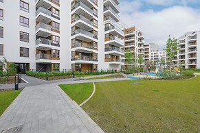 Apartment With Parking by Renters