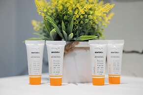 Apartment With Parking by Renters