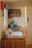 Shepherdshut-hot Tub-cotswolds-petfriendly