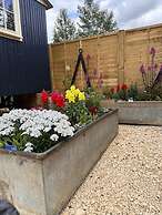 Shepherdshut-cotswolds-petfriendly-woodburner