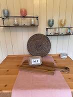 Shepherdshut-cotswolds-petfriendly-woodburner