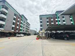 OYO 75506 Ratchapruek Apartment Suphanburi