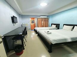 OYO 75506 Ratchapruek Apartment Suphanburi