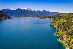 Yellow Tail Cabin in Hoodsport