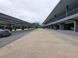 Ratchapruek DC Resort Angthong