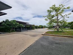 Ratchapruek DC Resort Angthong