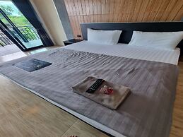 Ratchapruek DC Resort Angthong