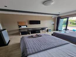 Ratchapruek DC Resort Angthong