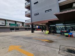 Ratchapruek DC Resort Angthong