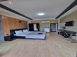 Ratchapruek DC Resort Angthong