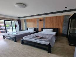 Ratchapruek DC Resort Angthong