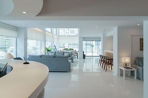 Gallery Central Piraeus Port