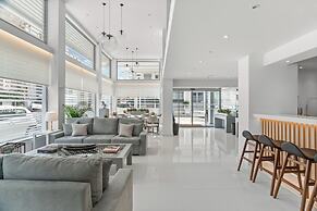 Gallery Central Piraeus Port