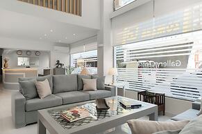 Gallery Central Piraeus Port