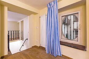 Apartment in the Heart of Nightlife