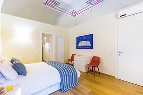 Apartment in the Heart of Nightlife