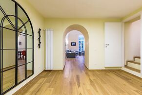 Apartment in the Heart of Nightlife