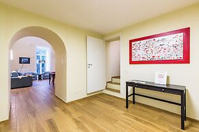 Apartment in the Heart of Nightlife