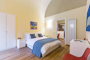 Apartment in the Heart of Nightlife