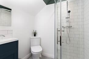 Spacious 4-bed Cottage With Garden & Pet-friendly