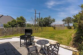 Spacious 4-bed Cottage With Garden & Pet-friendly