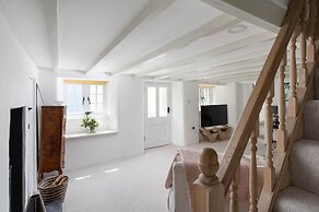 Spacious 4-bed Cottage With Garden & Pet-friendly