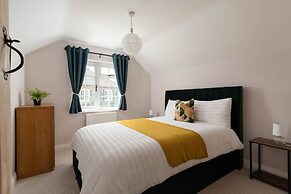 Spacious 4-bed Cottage With Garden & Pet-friendly