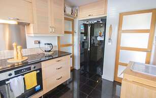 Humphreys Home From Home pad - 3 Bedroom House