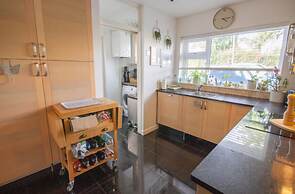 Humphreys Home From Home pad - 3 Bedroom House