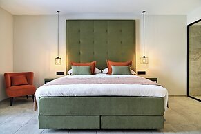 Luxury Villa Retreat at Durbuy Suites for 12 Pers