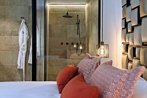 Luxury Villa Retreat at Durbuy Suites for 12 Pers