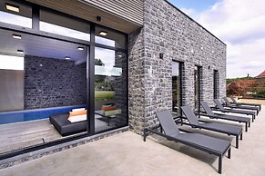 Luxury Villa Retreat at Durbuy Suites for 12 Pers