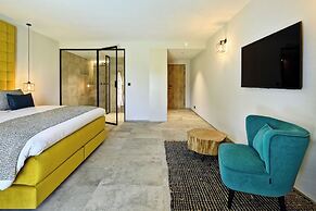 Luxury Villa Retreat at Durbuy Suites for 12 Pers