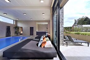 Luxury Villa Retreat at Durbuy Suites for 12 Pers